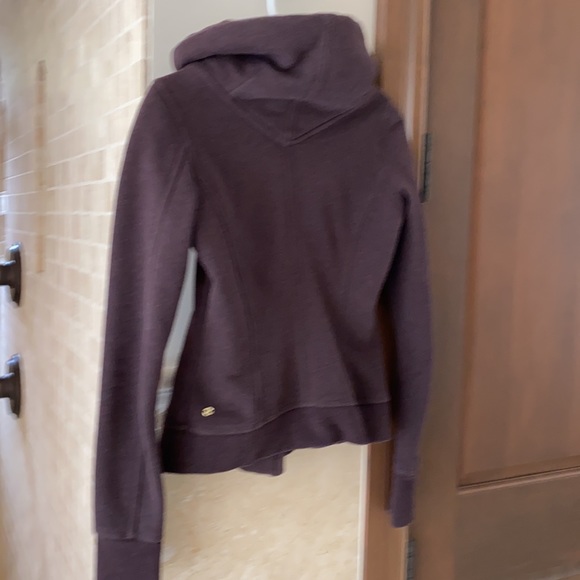 Super-soft lululemon cowl neck zippered fleece top. - Picture 4 of 7